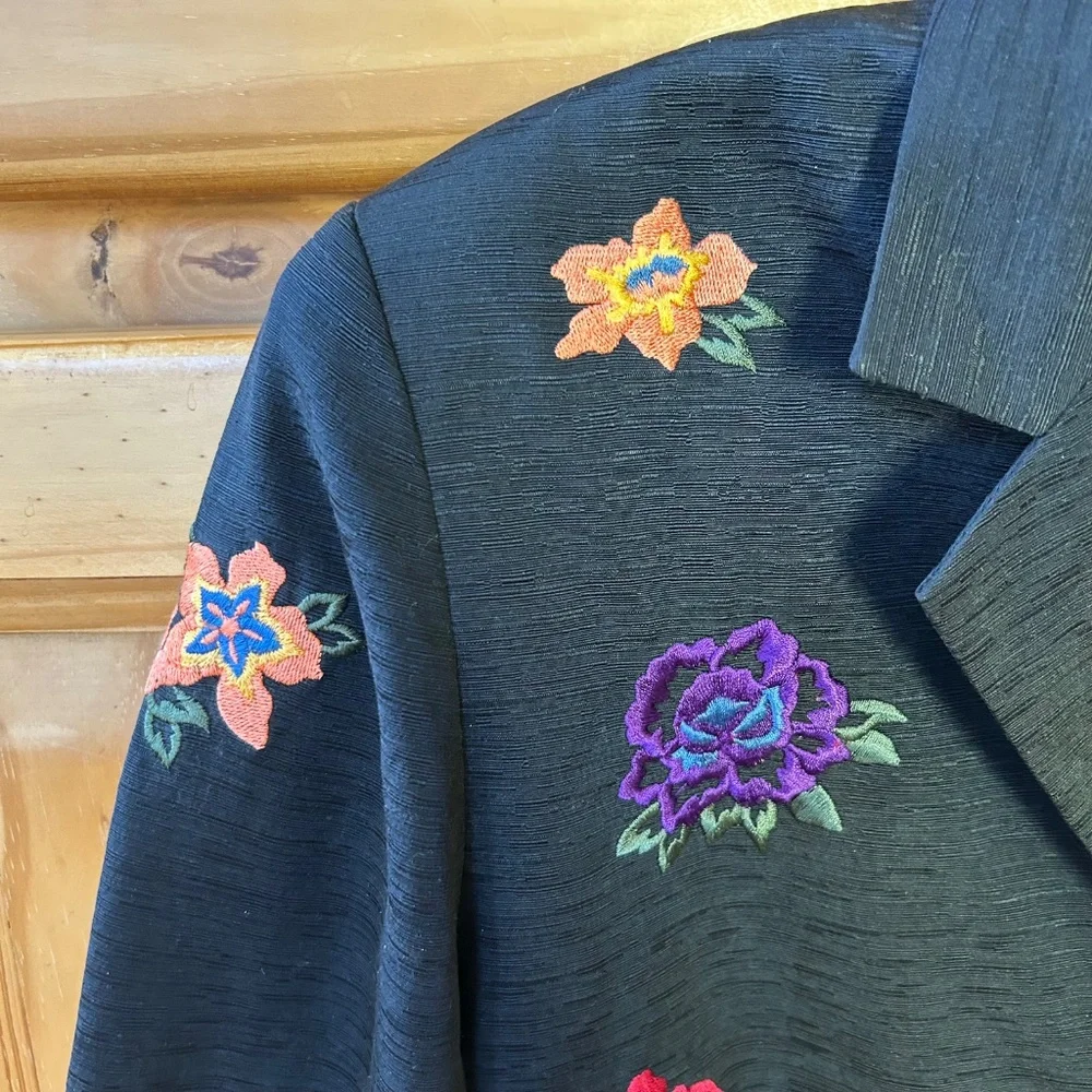 Anna Carole Jacket‎ 100% Silk Black with Colorful Floral Embroidery Pockets 10